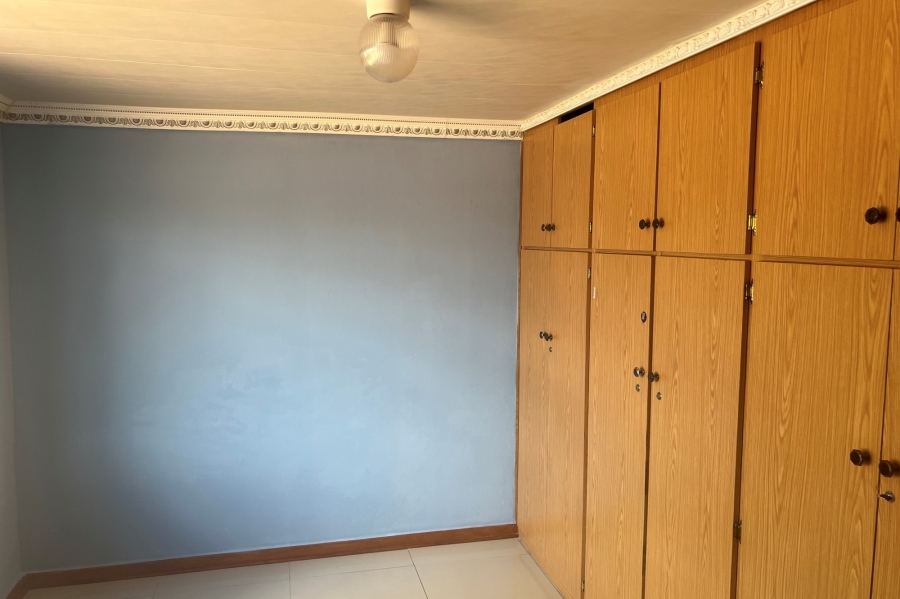 2 Bedroom Property for Sale in Montshioa North West